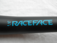 NOVÉ ŘIDÍTKA RACE FACE NEXT CARBON 780MM/31,8MM