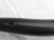 TÉMĚŘ NOVÉ ŘIDÍTKA RENTHAL FATBAR CARBON 31,8MM/800MM