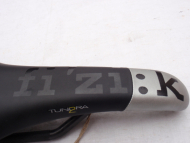 Nové sedlo Fizik Tundra 2 Braided Carbon