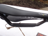Nové sedlo Fizik Tundra 2 Braided Carbon