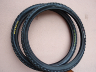 Pláště Specialized Ground Control 26x2.30 a Maxxis Ardent 26x2.25