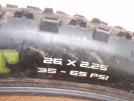 Pláště Specialized Ground Control 26x2.30 a Maxxis Ardent 26x2.25