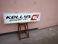 Světelná reklama Kellys Power On