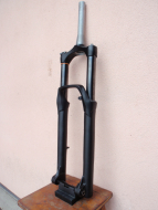 Téměř nová vidlice  RST 140mm 29"