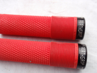 Téměř nové gripy DMR Brendog Deathgrip Thin