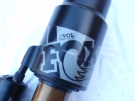 Tlumič Fox  Float X2 Factory 205x65mm Trunnion