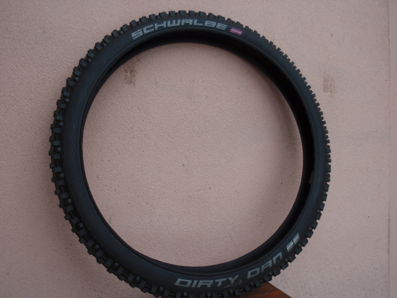Téměř nový plášť Schwalbe Dirty Dan 27.5x2.35  Addix Ultrasoft Downhill