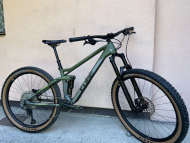 Málo jetý Cube Stereo 140 HPC Rookie Carbon - velikost S