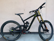 Málo jetý Scott Gambler DH - Top osazení!