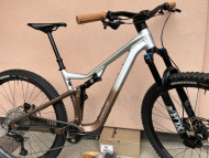 Téměř nový Focus Thron 6.9 model 2025