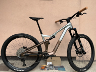 Téměř nový Focus Thron 6.9 model 2025