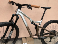 Téměř nový Focus Thron 6.9 model 2025