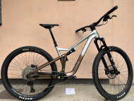 Téměř nový Focus Thron 6.9 model 2025, najeto 60km